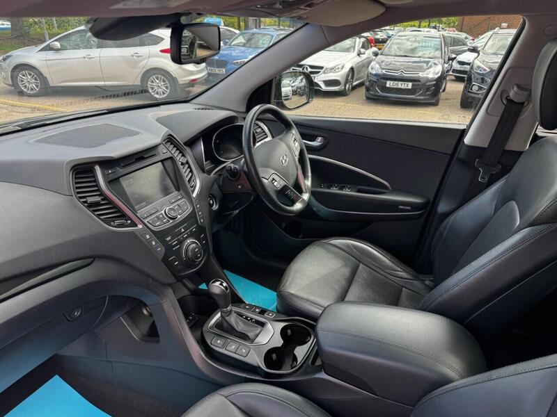 Hyundai Santa Fe view 3
