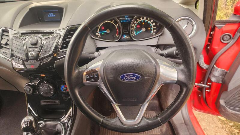 2012 Ford Fiesta — photo 28