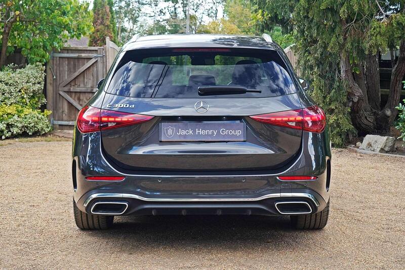 Mercedes-Benz C-Class view 4