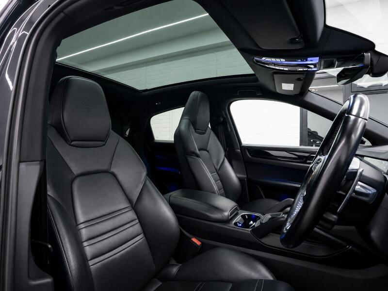 Porsche Cayenne view 3