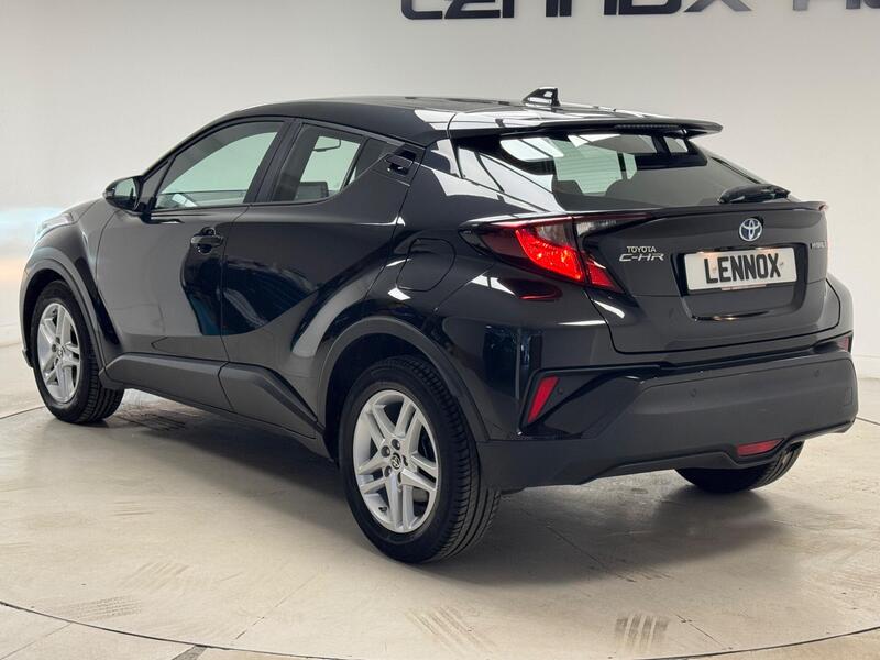 Toyota C-HR view 4