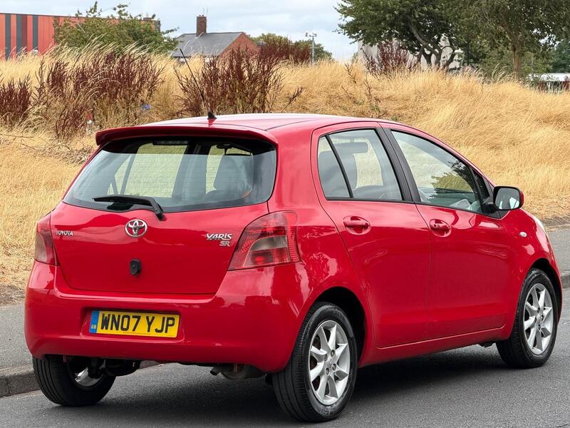 Toyota Yaris view 5