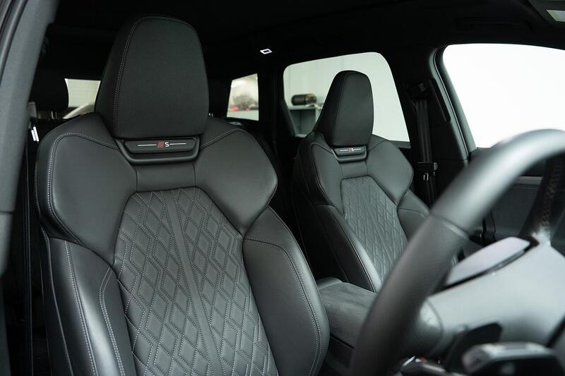 Audi Audi SQ6 e-tron view 2