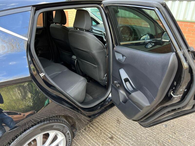 Ford Fiesta view 13
