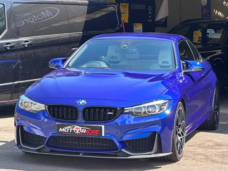 BMW M4 view 3