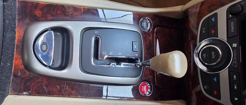 Jaguar XK view 5