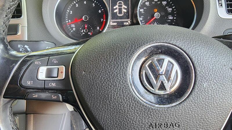 2017 Volkswagen Polo — photo 29