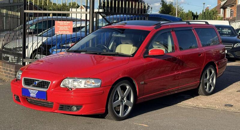Volvo V70 view 6