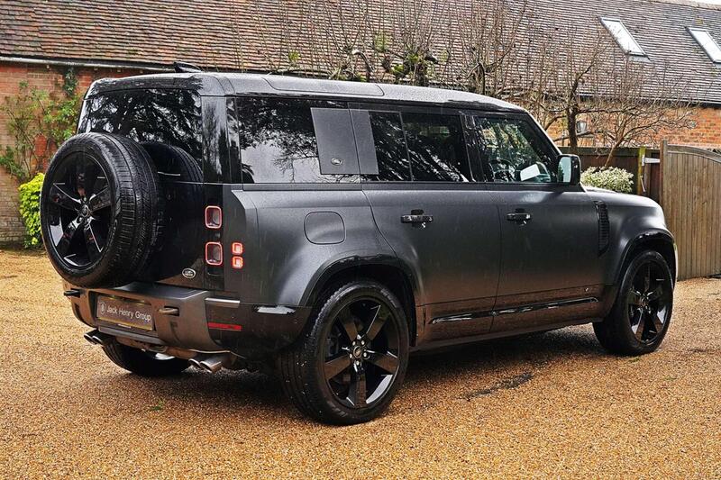 Land Rover 110 view 6