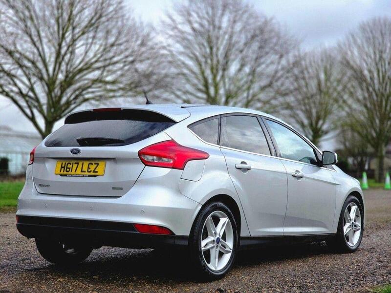 Ford Focus view 5