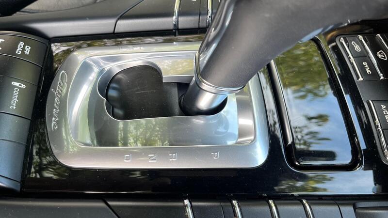 2015 Porsche Cayenne — photo 46