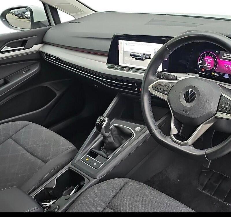Volkswagen Golf view 4