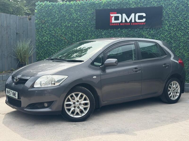 Toyota Auris view 5