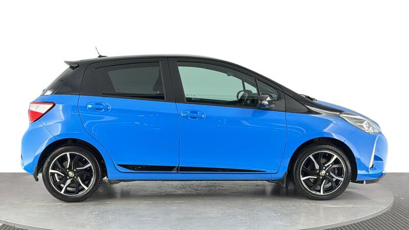Toyota Yaris view 3