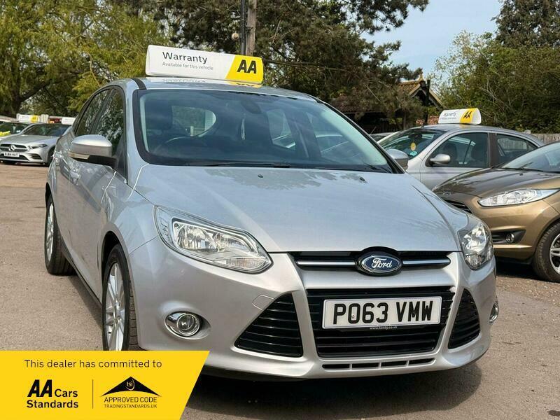2013 Ford Focus 1.0T EcoBoost Titanium Euro 5 (s/s) 5dr photo 3
