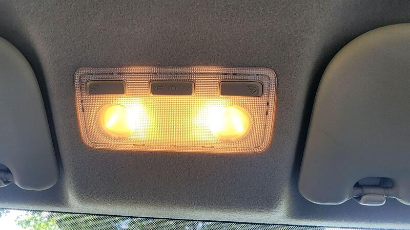 2012 Toyota Yaris — photo 34