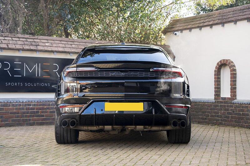 Lamborghini Urus view 5