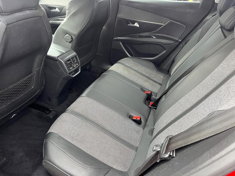 Peugeot 3008 view 7