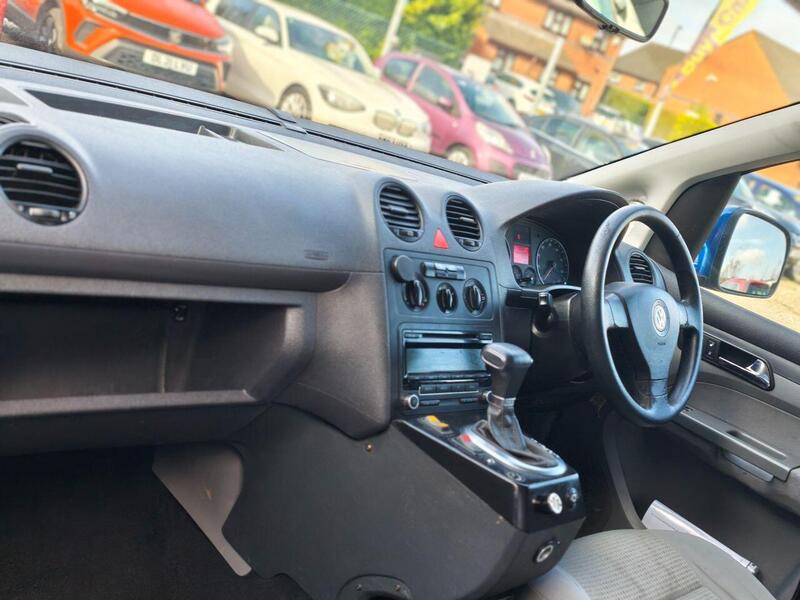 Volkswagen Caddy Maxi Life view 5
