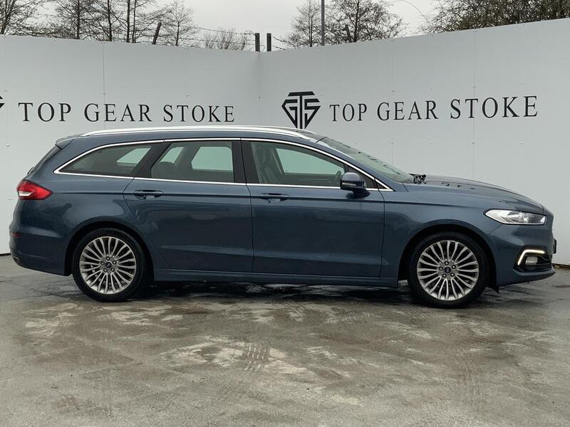 Ford Mondeo view 3