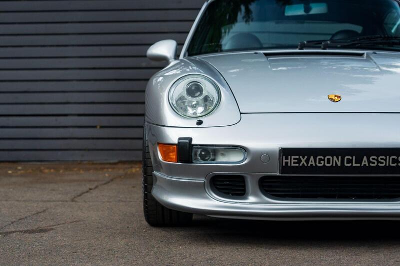 Porsche 911 view 6