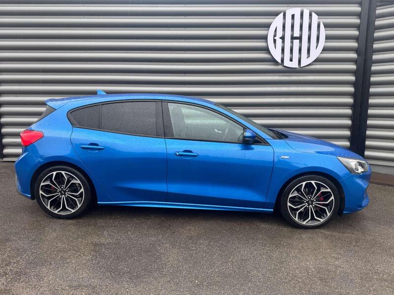 Ford Focus view 2