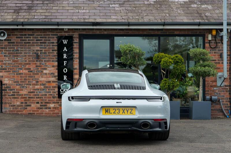 Porsche 911 view 5