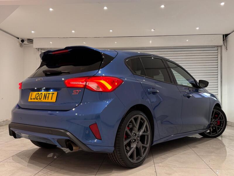 Ford Focus view 4