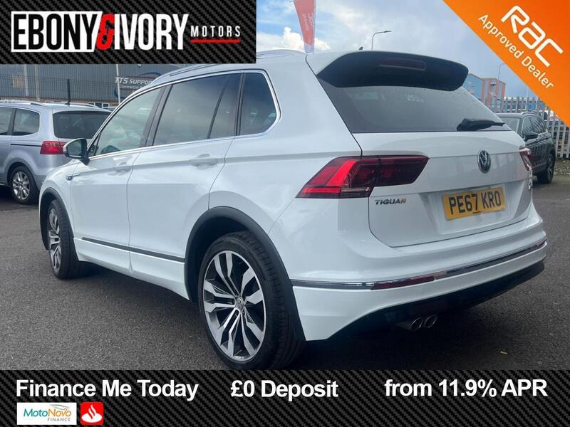 Volkswagen Tiguan view 3