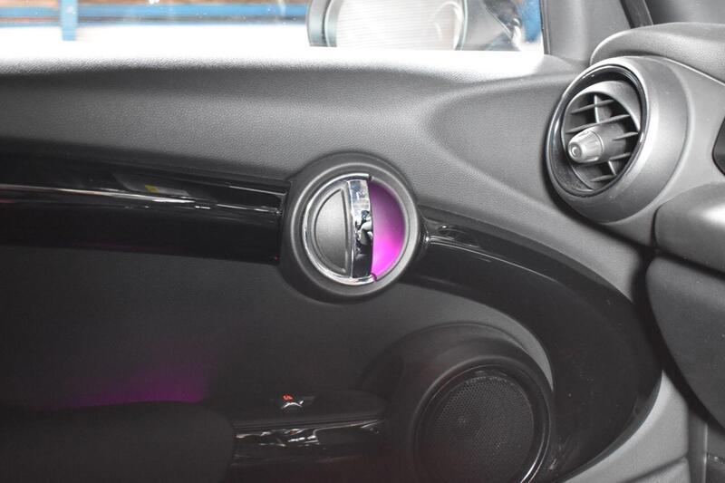 Mini Cooper view 3