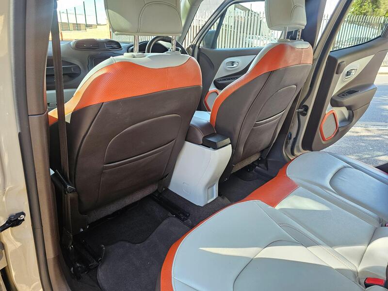 Jeep Renegade view 3