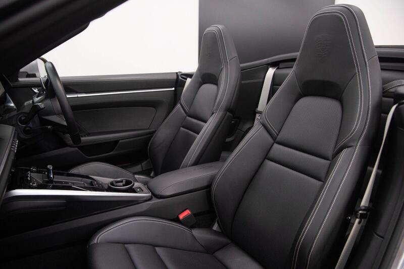 Porsche 911 view 4