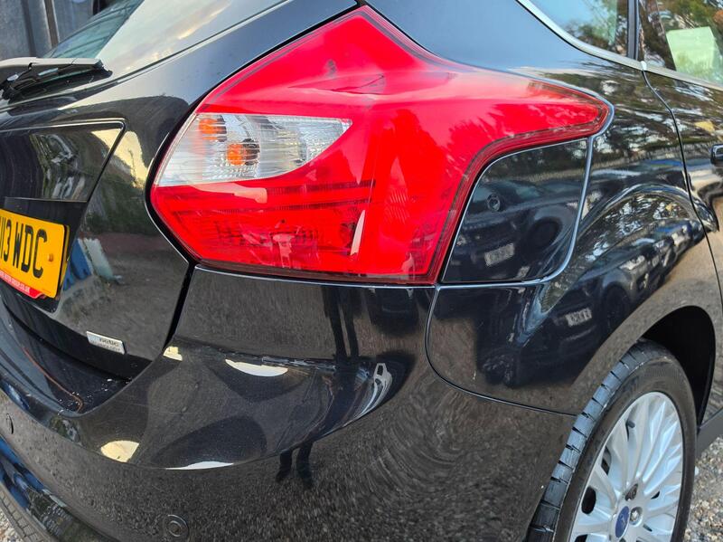 Ford Focus 1.6T EcoBoost Titanium X Euro 5 (s/s) 5dr thumbnail 14