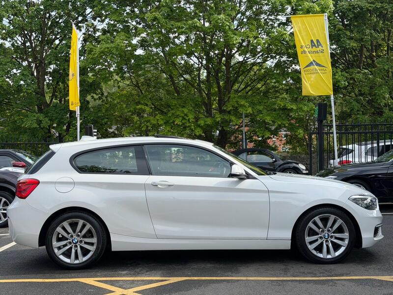 BMW 1 Series view 2