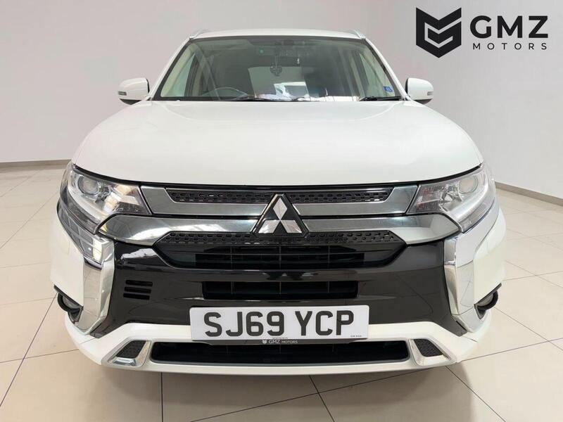 Mitsubishi Outlander view 2