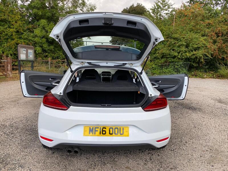 Volkswagen Scirocco view 6