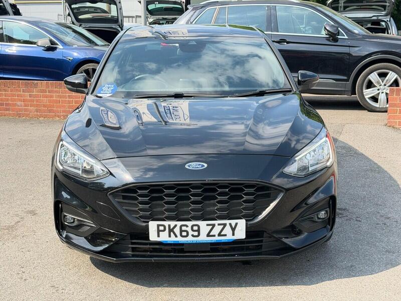 Ford Focus view 2
