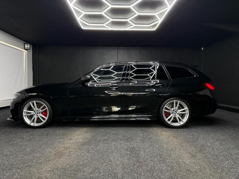 BMW 3 Series view 4