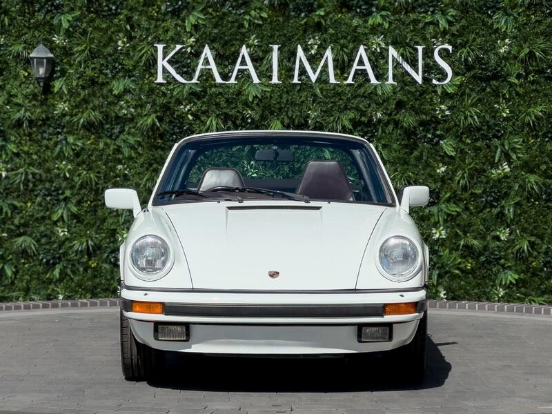Porsche 911 view 2