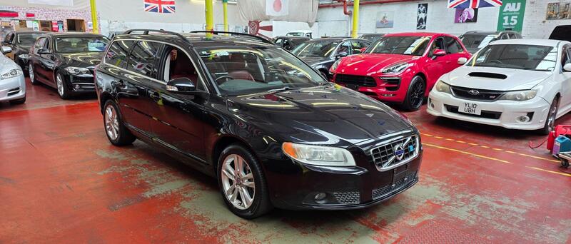 Volvo V70 view 3