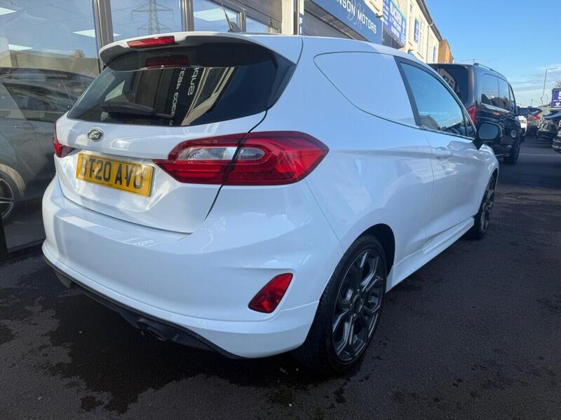 Ford Fiesta view 3