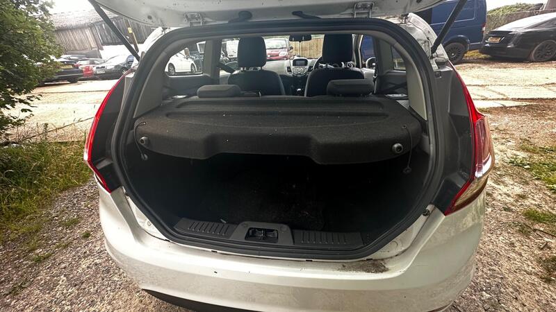 2017 Ford Fiesta — photo 13