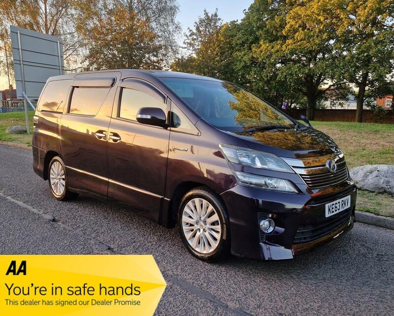 Toyota Vellfire — photo 1