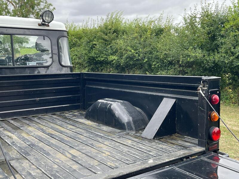 Land Rover Defender view 57