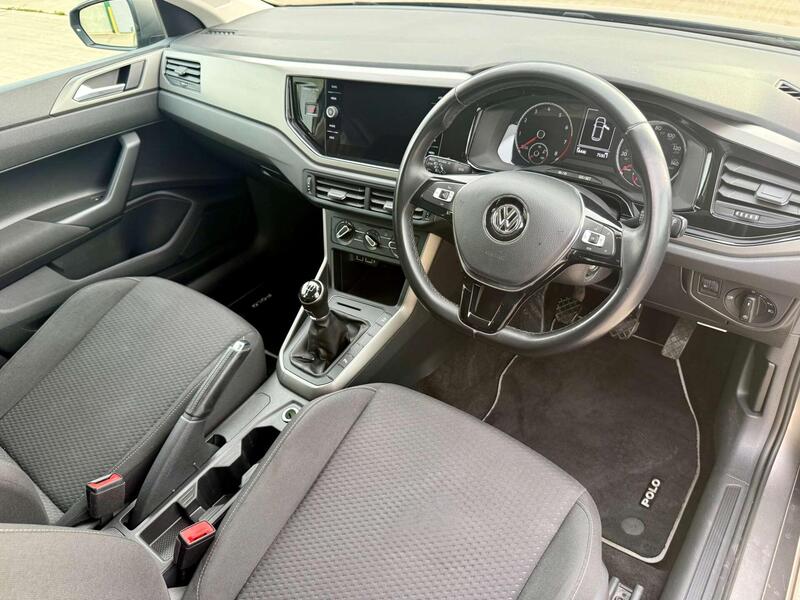 Volkswagen Polo view 3