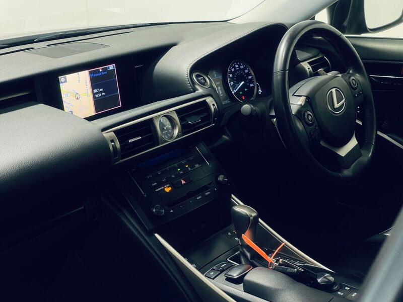 Lexus Is view 4