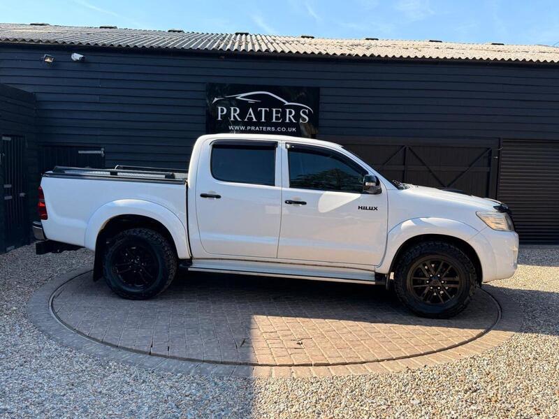 Toyota Hilux view 5
