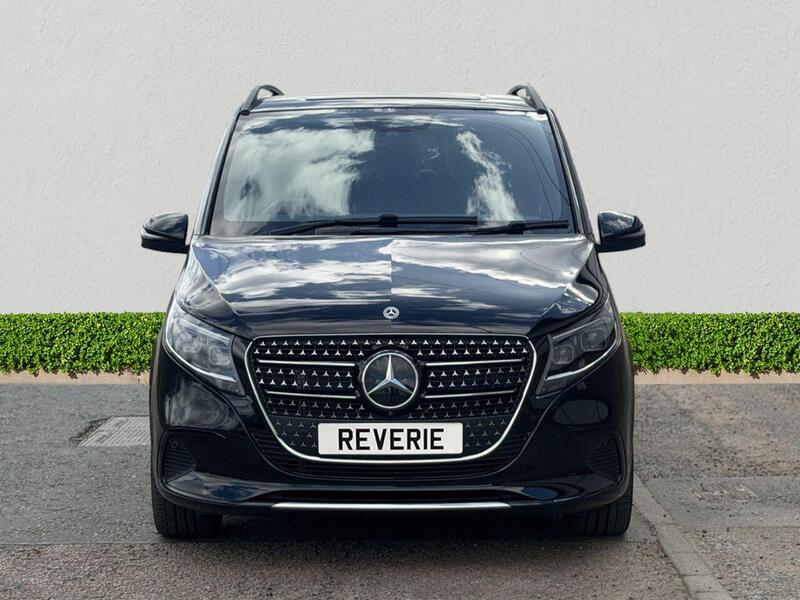 Mercedes-Benz V-Class view 2