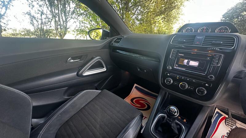 2017 Volkswagen Scirocco — photo 14