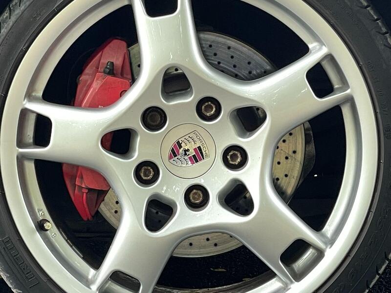 Porsche 911 view 60